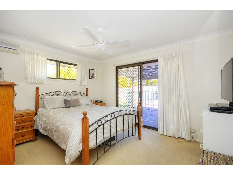 4 Maple Court, Burleigh Waters QLD 4220