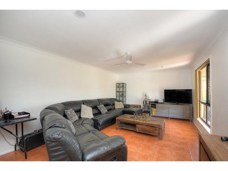 4 Maple Court, Burleigh Waters QLD 4220