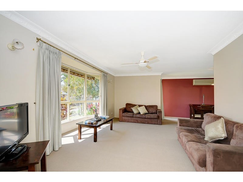 6 Maple Court, Burleigh Waters QLD 4220