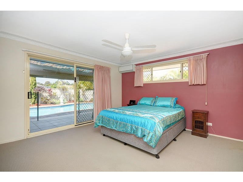 6 Maple Court, Burleigh Waters QLD 4220