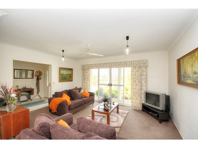 21 Oakland Court, Burleigh Waters QLD 4220