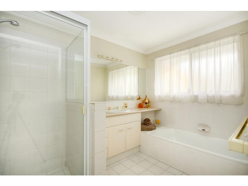 21 Oakland Court, Burleigh Waters QLD 4220