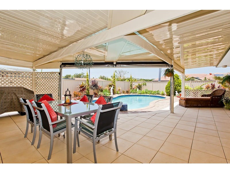 6 Maple Court, Burleigh Waters QLD 4220