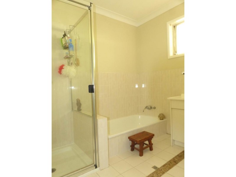 40 Forrest Avenue, Molendinar QLD 4214