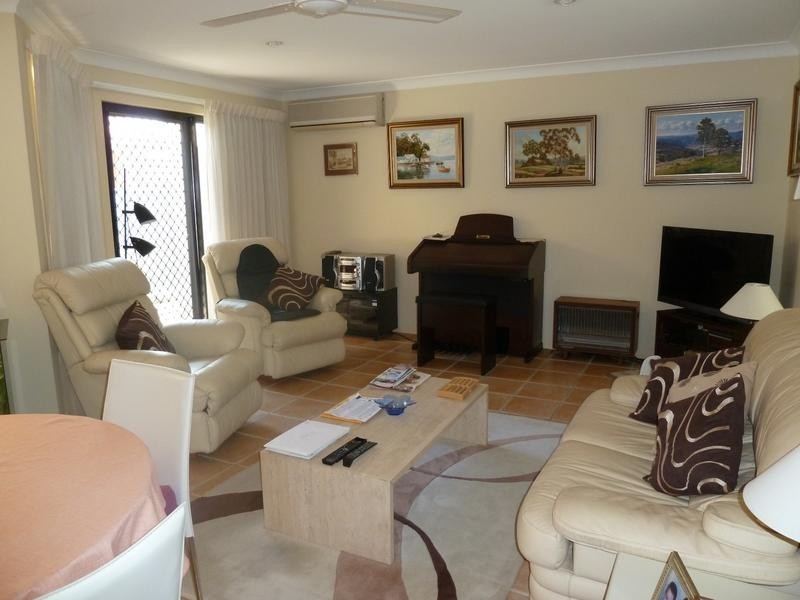 112 Sunshine Parade, Miami QLD 4220