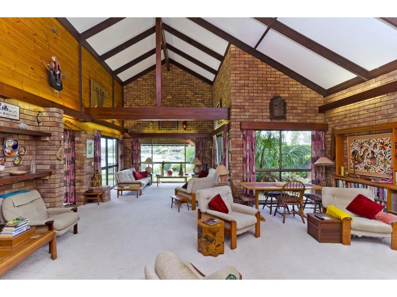 136 Tallebudgera Drive, Palm Beach QLD 4221