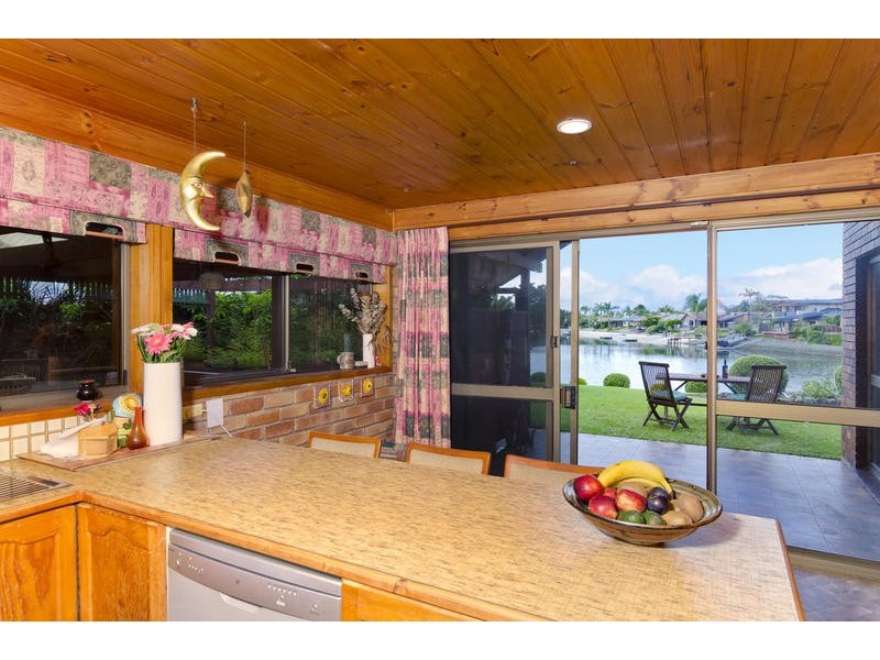 136 Tallebudgera Drive, Palm Beach QLD 4221