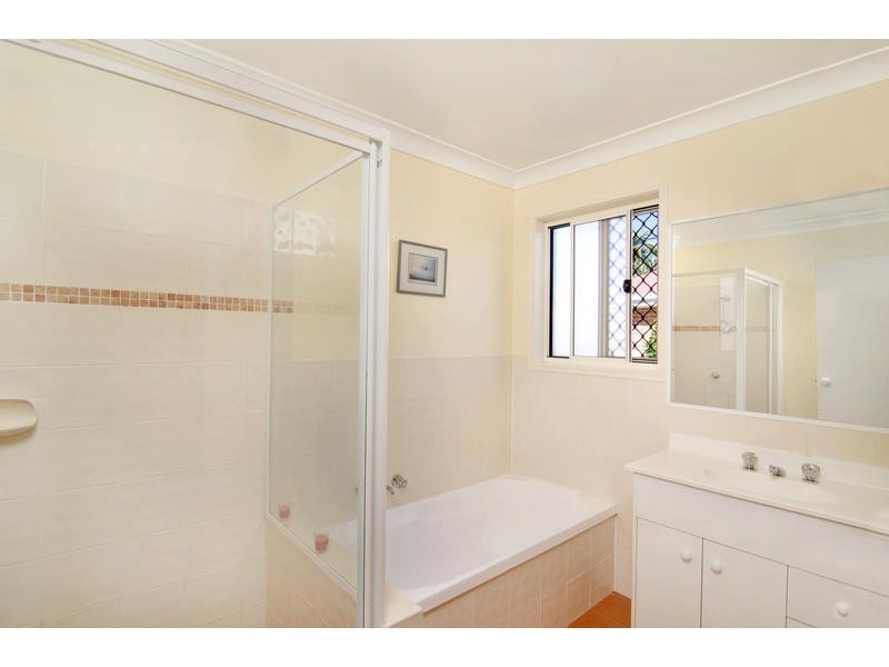 5 /27 Tallebudgera Creek Road, Burleigh Heads QLD 4220