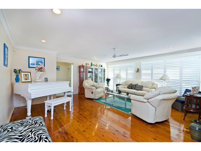 14 Damson Place, Elanora QLD 4221