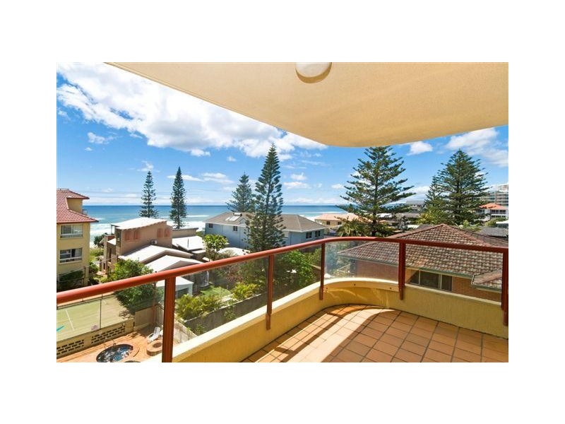 11 / 4 Twenty-Fifth Avenue, Palm Beach QLD 4221