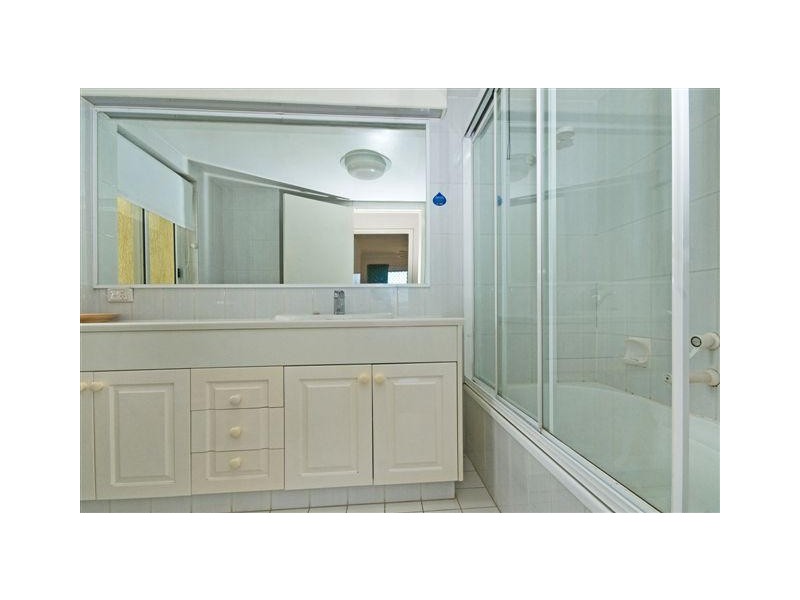 11 / 4 Twenty-Fifth Avenue, Palm Beach QLD 4221