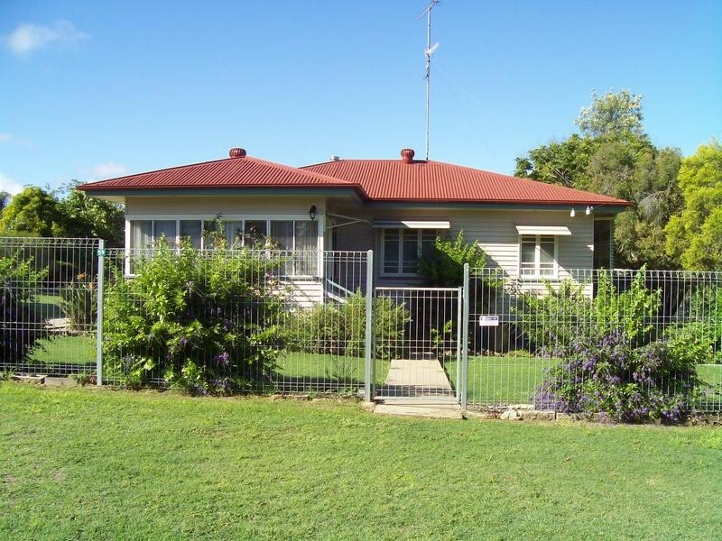 59 Taylor West Street, Murgon QLD 4605