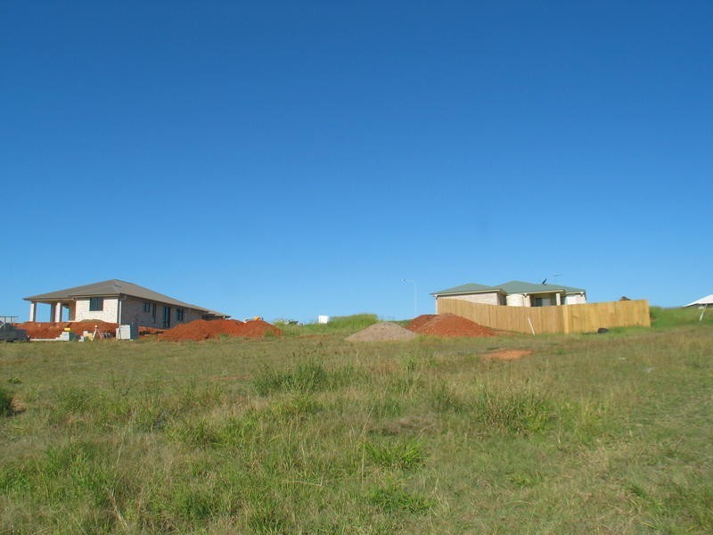 2 Pinnacle Court, Avoca QLD 4670