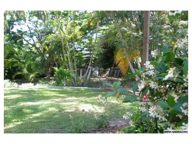 32 Esplanade, Innes Park QLD 4670