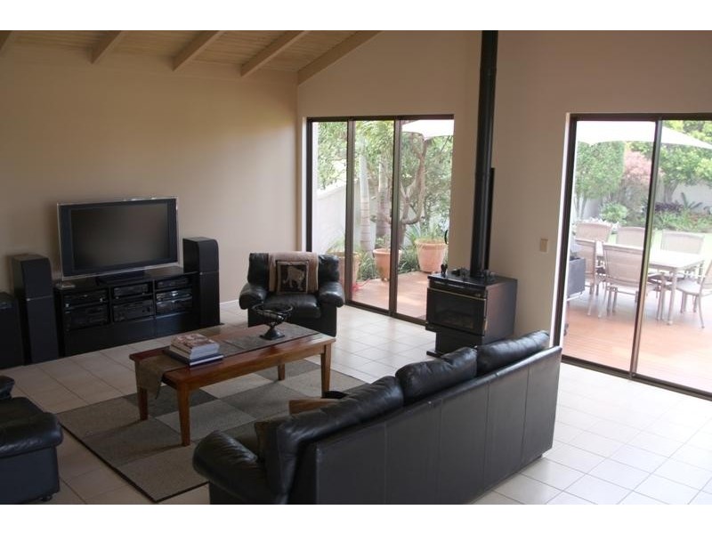 40 Avenell Street, Avenell Heights QLD 4670