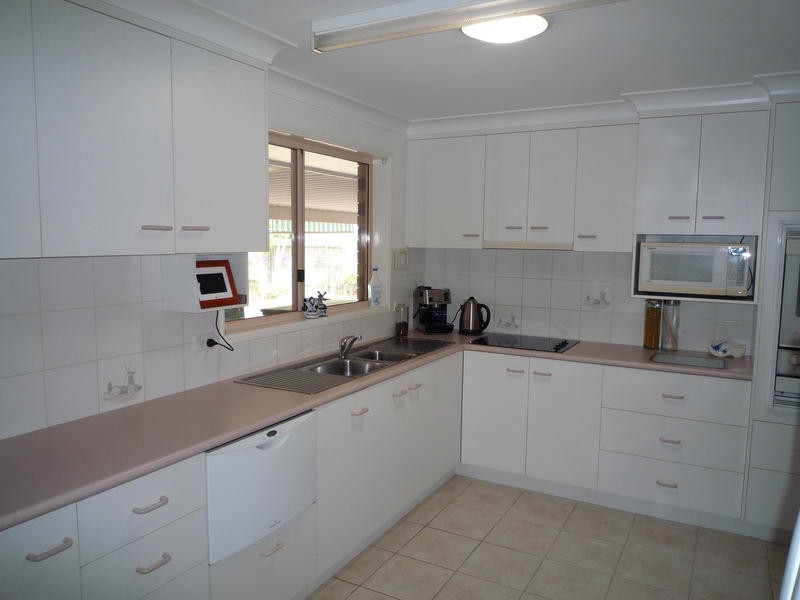 27 Cockatoo Crescent, Gooburrum QLD 4670