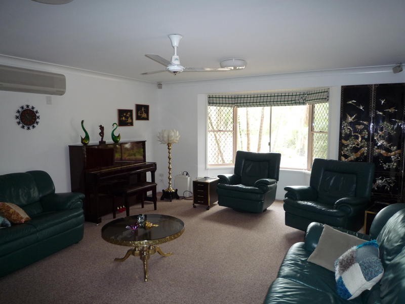 27 Cockatoo Crescent, Gooburrum QLD 4670