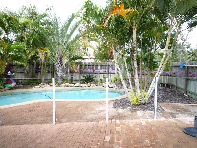 27 Cockatoo Crescent, Gooburrum QLD 4670