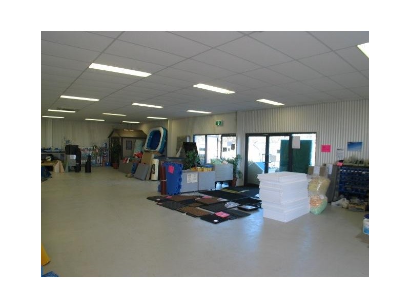 1B/22 Commercial Avenue, Kensington QLD 4670