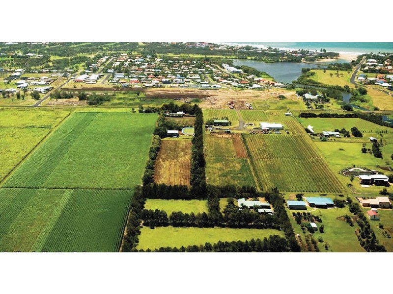 106 Hughes Road, Bargara QLD 4670