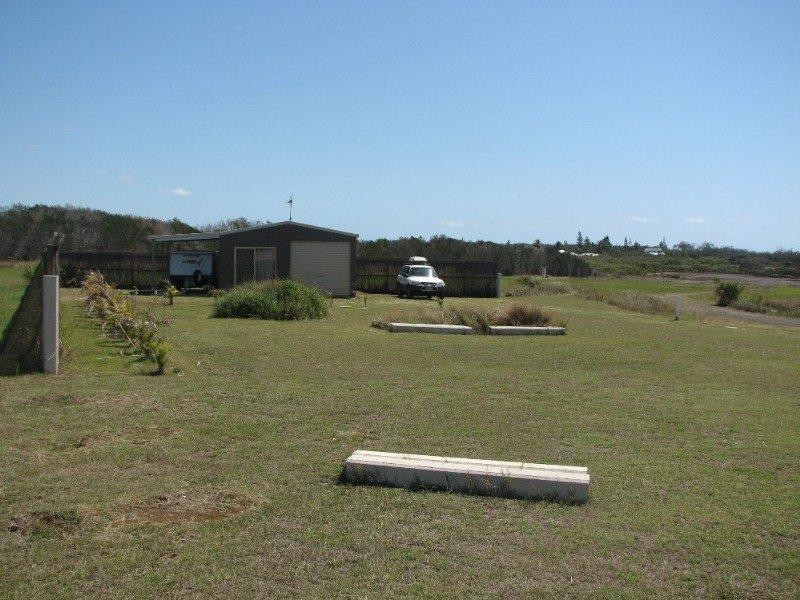 14 Bisdee Street, Coral Cove QLD 4670