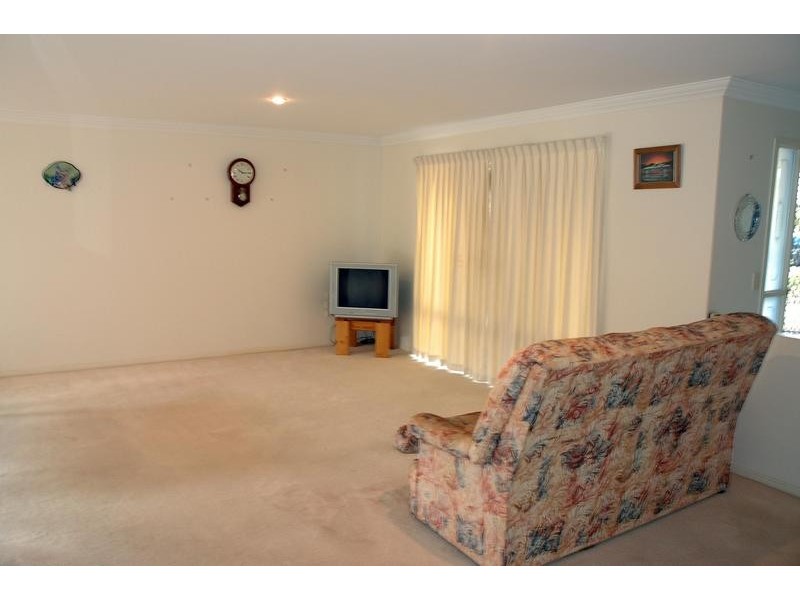3 St Marys Crt, Kepnock QLD 4670