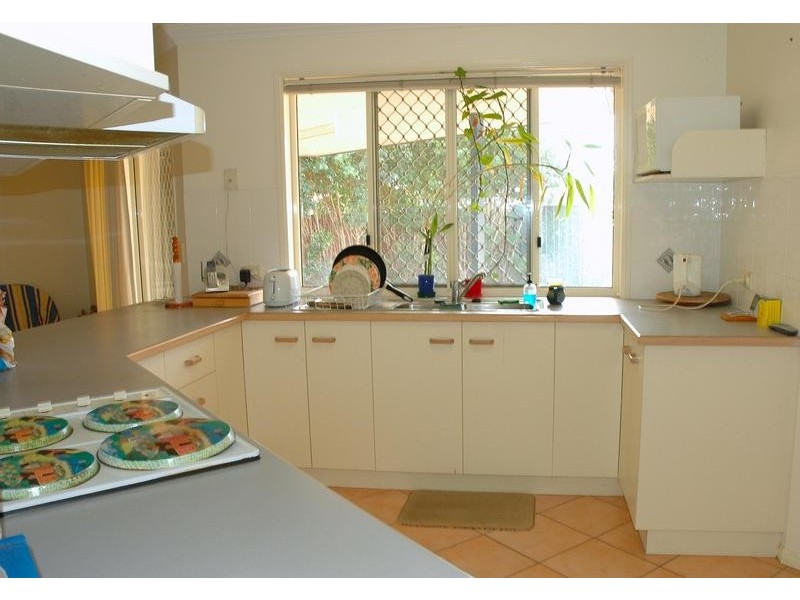 3 St Marys Crt, Kepnock QLD 4670