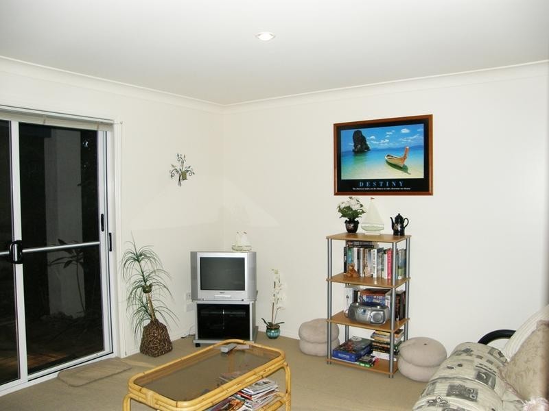 Unit 3 / 2 Sylvan Drive, Moore Park Beach QLD 4670