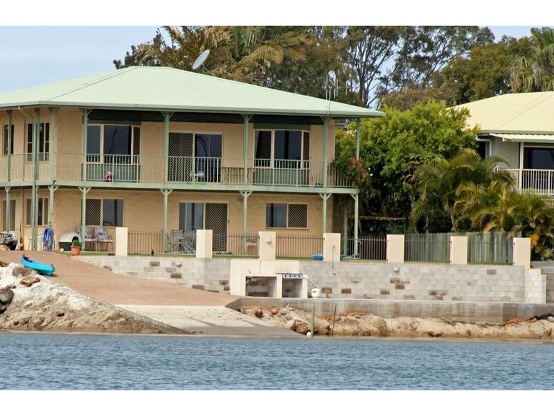 60 Corser Street, Burnett Heads QLD 4670