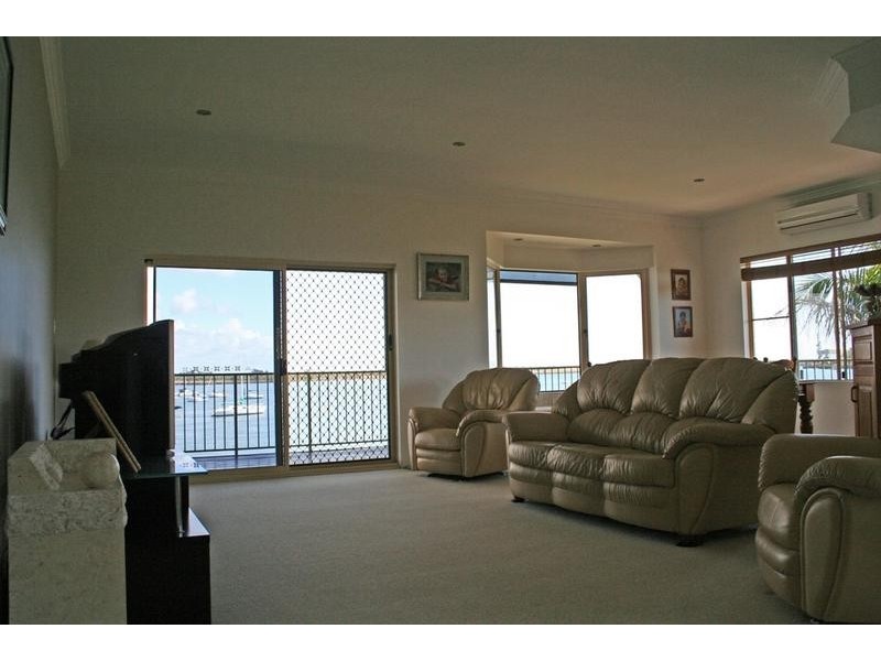 60 Corser Street, Burnett Heads QLD 4670