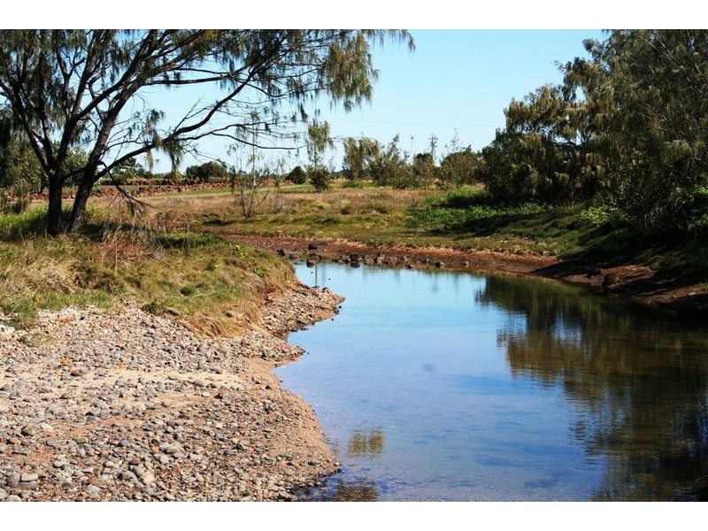 2 Sea Esplanade, Burnett Heads QLD 4670