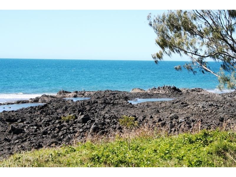 2 Sea Esplanade, Burnett Heads QLD 4670