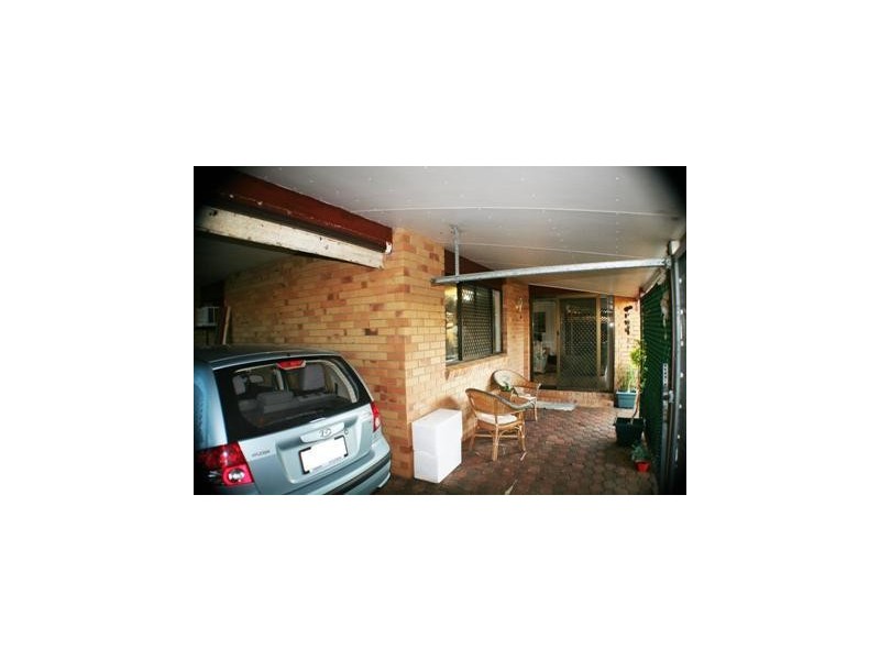 11 Knudsen Street, Elliott Heads QLD 4670