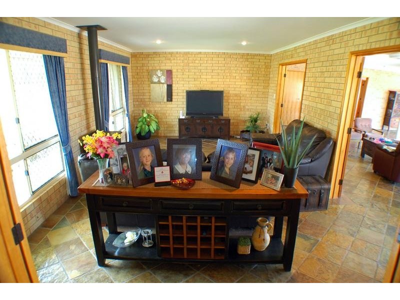 9 Norgrove Road, Branyan QLD 4670