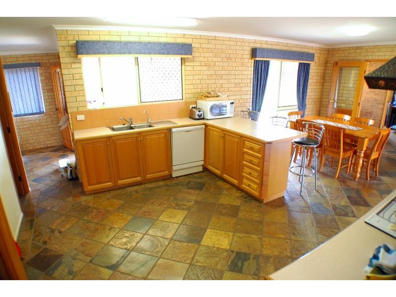 9 Norgrove Road, Branyan QLD 4670