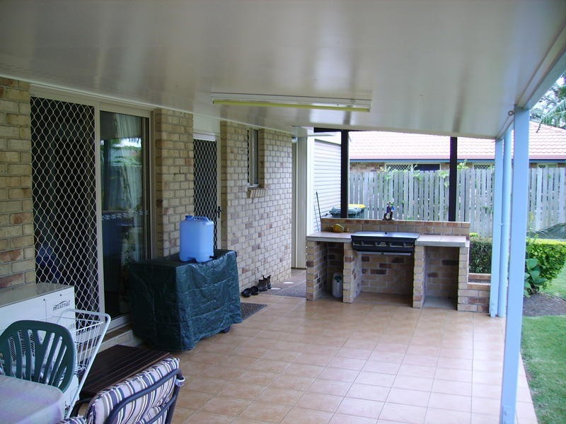 8 Maike Street, Kalkie QLD 4670