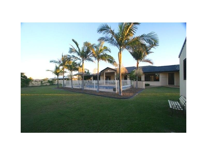 14 Coral Cove Drive, Coral Cove QLD 4670