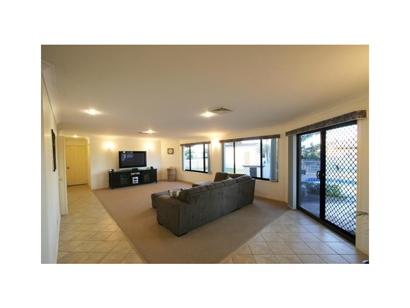 14 Coral Cove Drive, Coral Cove QLD 4670