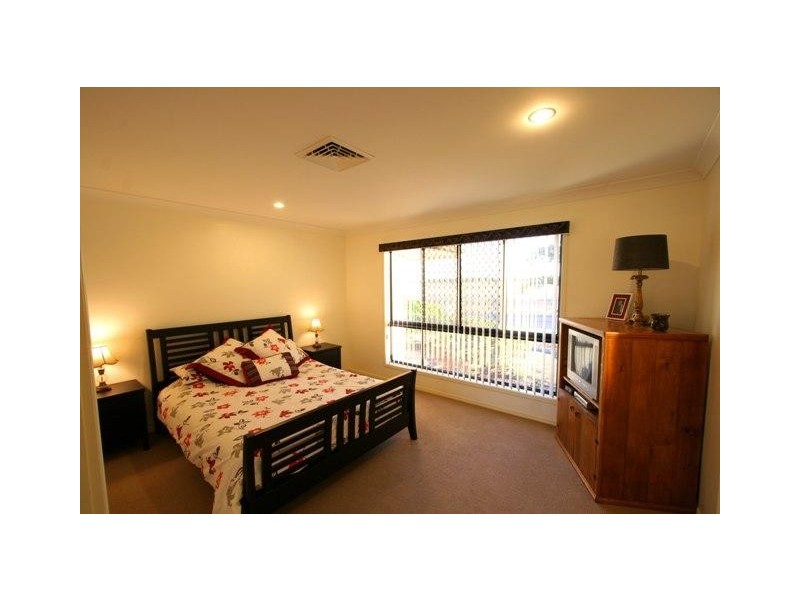 14 Coral Cove Drive, Coral Cove QLD 4670
