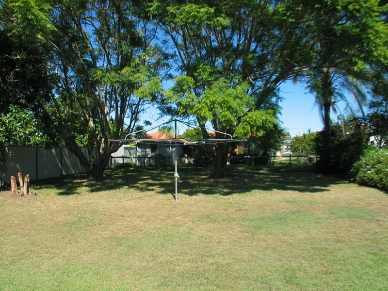 180 Walker Street, Svensson Heights QLD 4670