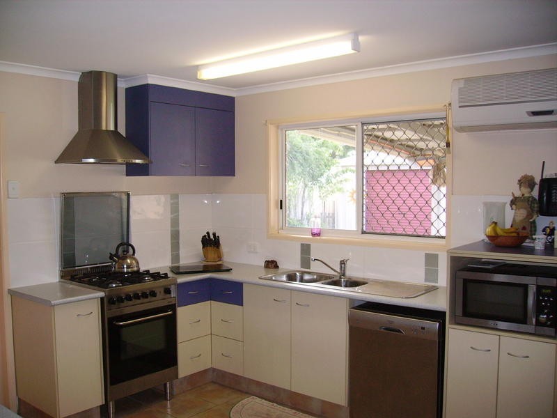 3 Cooper Court, Avenell Heights QLD 4670