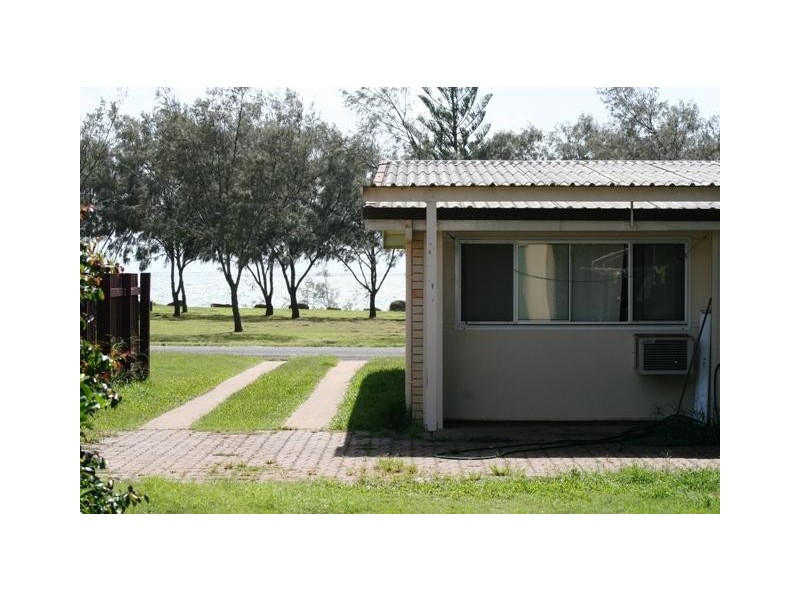 76 The Esplanade,, Elliott Heads QLD 4670
