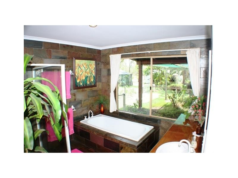 64 Grevillea Drive, Redridge QLD 4660