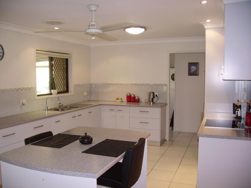 8 Strathdee Ave, Bundaberg South QLD 4670