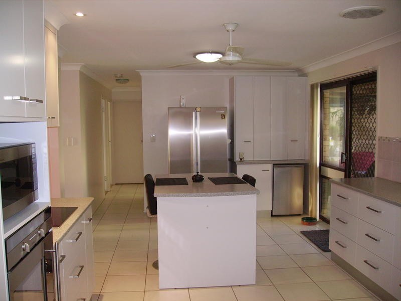 8 Strathdee Ave, Bundaberg South QLD 4670