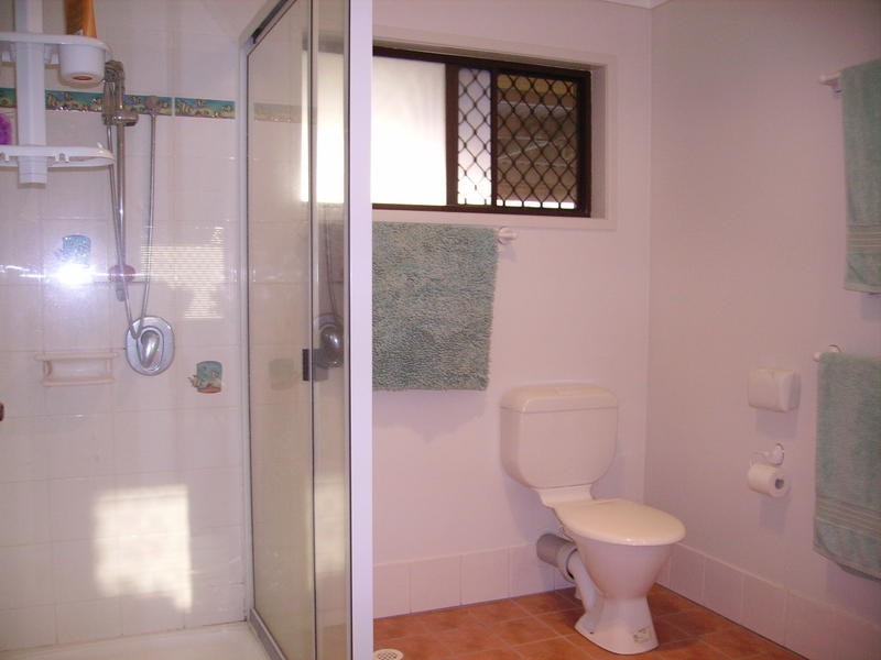 8 Strathdee Ave, Bundaberg South QLD 4670