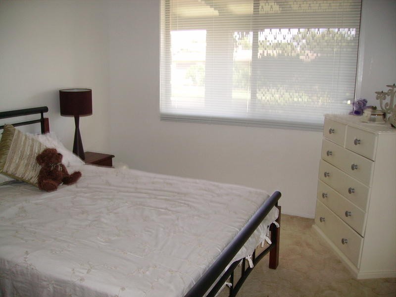 8 Strathdee Ave, Bundaberg South QLD 4670