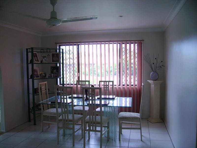 8 Strathdee Ave, Bundaberg South QLD 4670