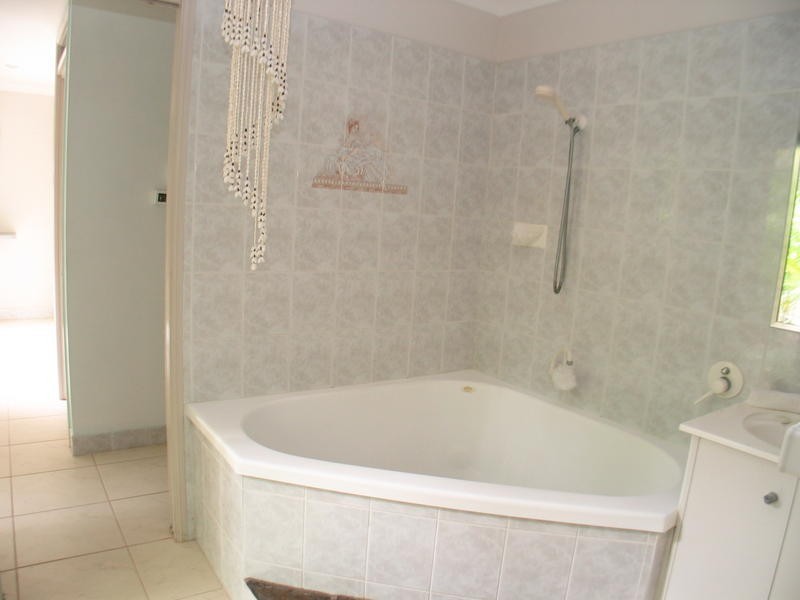 2 Orchid Drive, Moore Park Beach QLD 4670