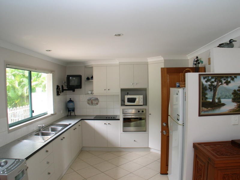 2 Orchid Drive, Moore Park Beach QLD 4670
